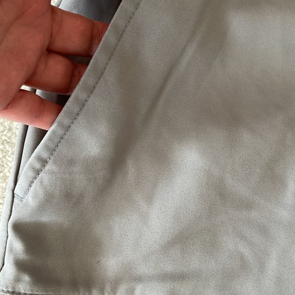 Men’s Izod golf shorts. Grey, new condition. - Picture 2 of 5